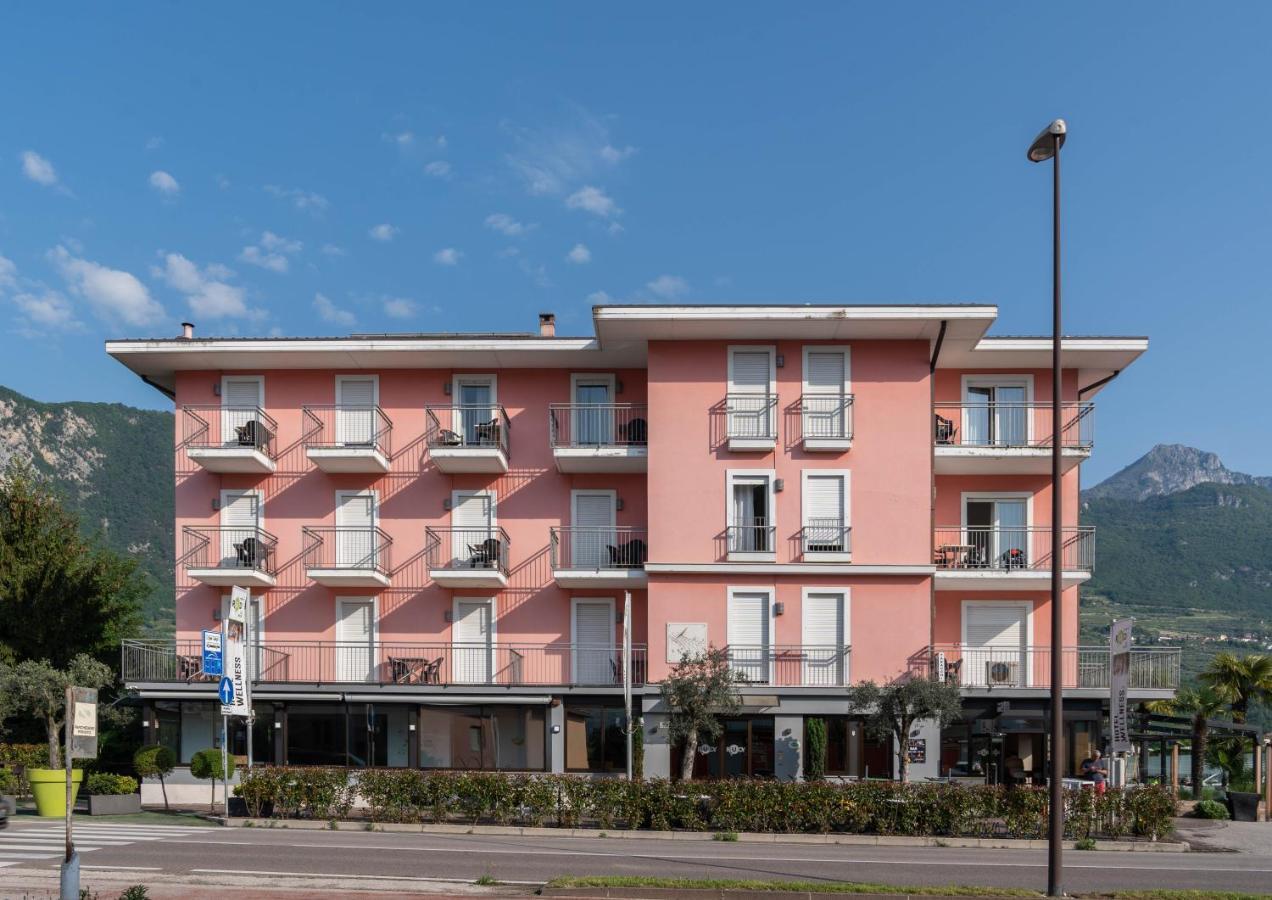 Hotel Rudy Riva del Garda Kültér fotó