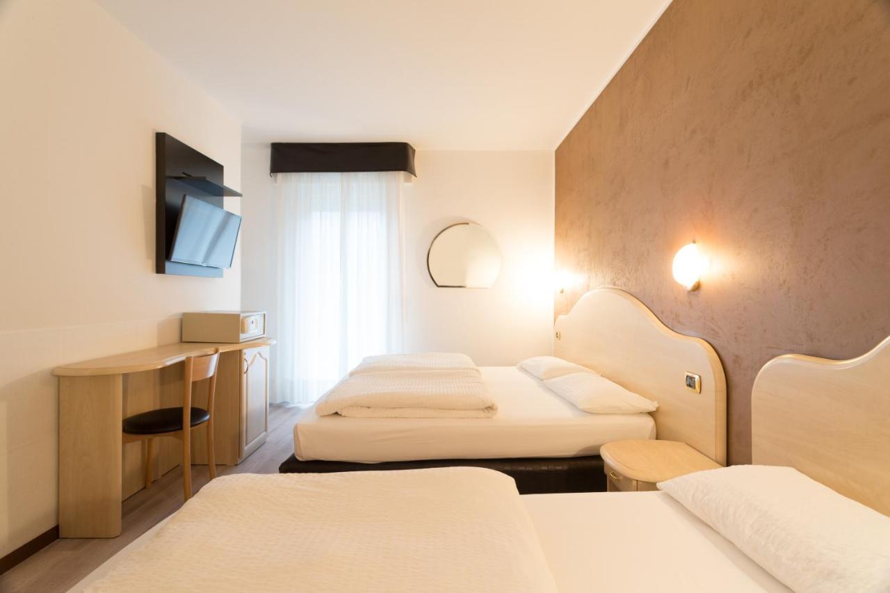 Hotel Rudy Riva del Garda Szoba fotó