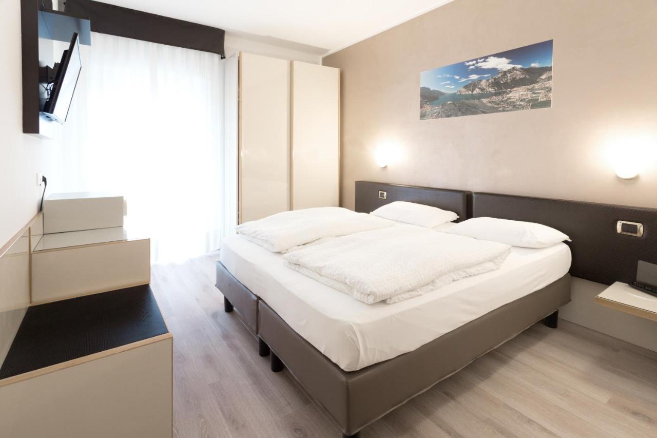 Hotel Rudy Riva del Garda Szoba fotó